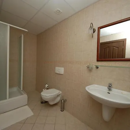 Hotel apartamentowy Es 2*