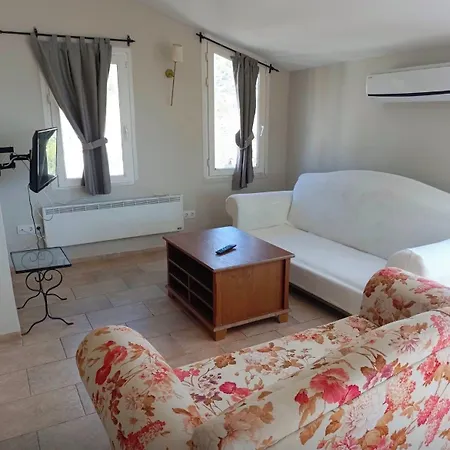 Es Hotel apartamentowy 2*